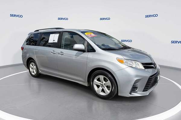 2020 Toyota SIENNA LE