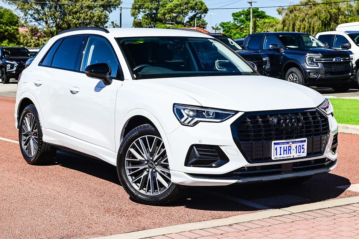 2024 Audi Q3 35 TFSI Dynamic Black F3
