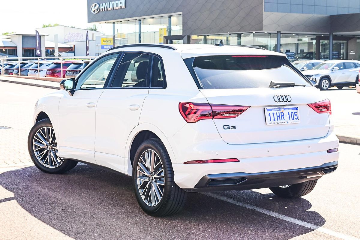 2024 Audi Q3 35 TFSI Dynamic Black F3