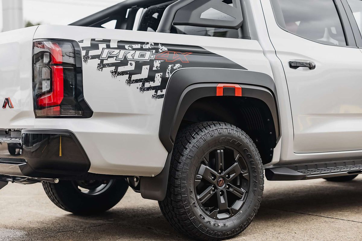 Navara Color Peo 2026 Nissan Navara PRO-4X in Blizzard White | Demo Ute | Stock #N76186 ...