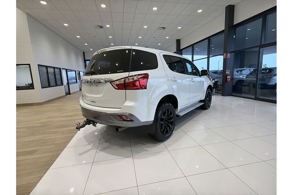 2020 Isuzu MU-X LS-M