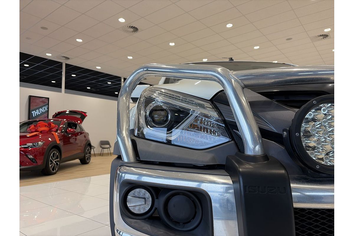 2020 Isuzu MU-X LS-M