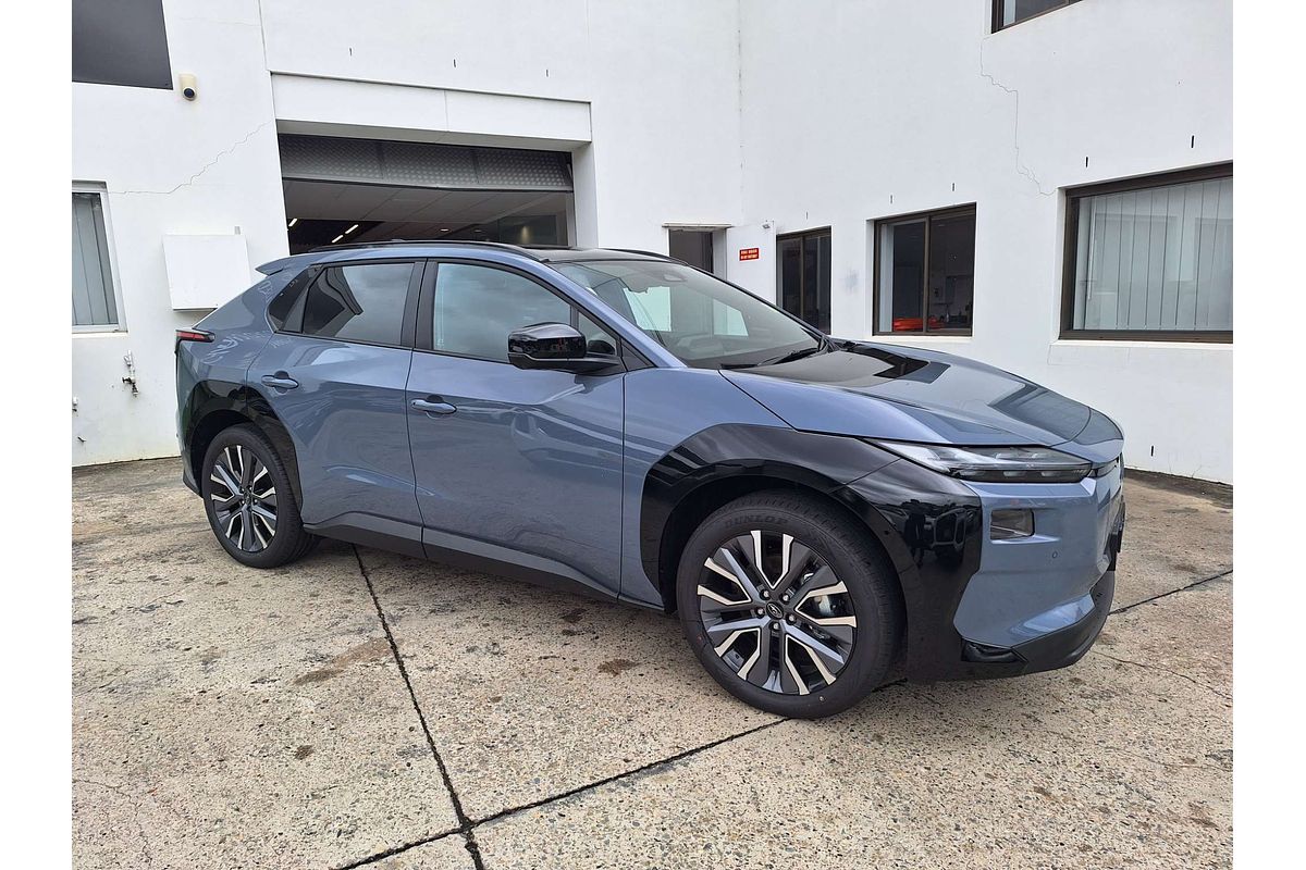 2026 Subaru Solterra AWD Touring E1-1