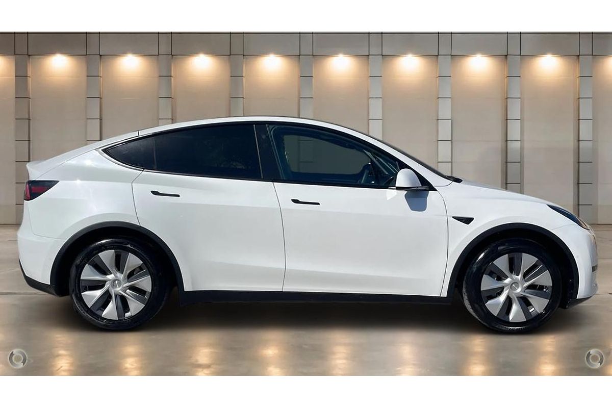 2022 Tesla Model Y Rear-Wheel Drive