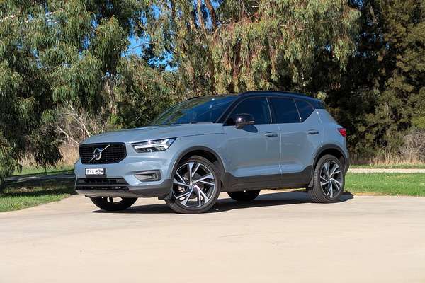 2022 Volvo XC40 T5 R-DESIGN (AWD) 536 MY22