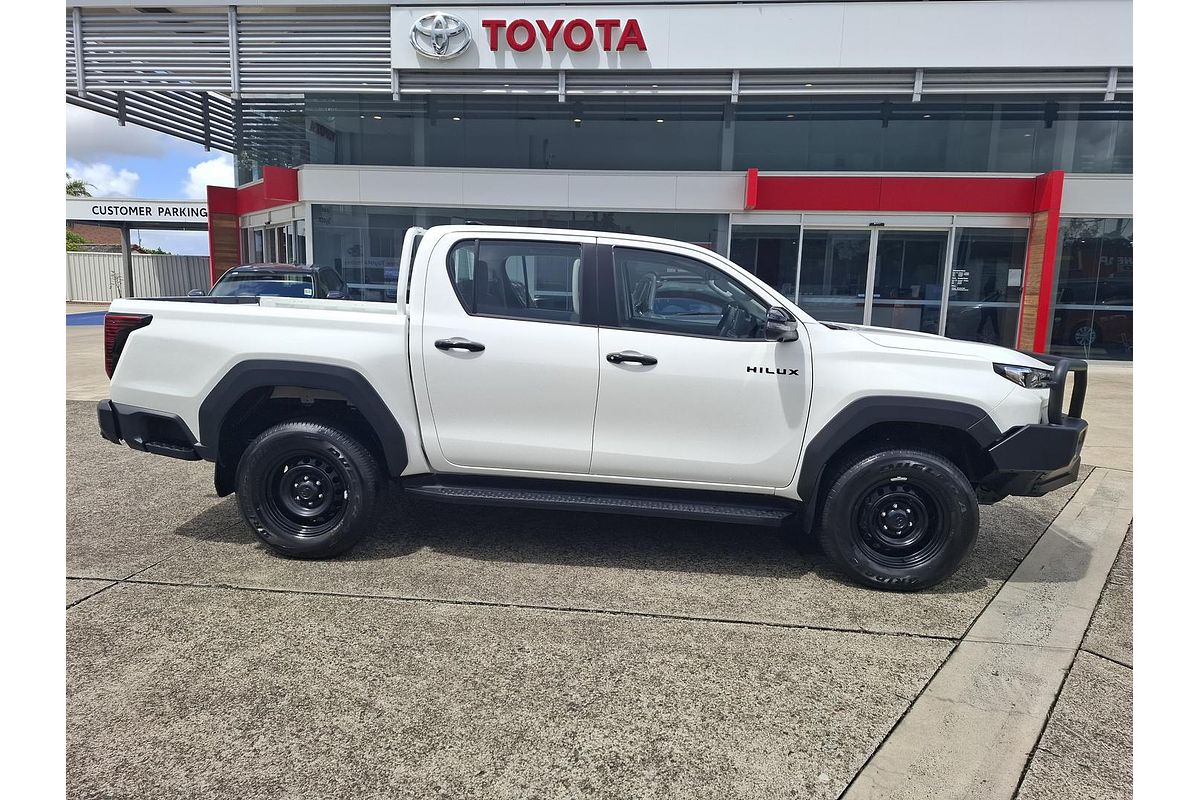 2026 Toyota Hilux SR 48V GUN227R 4X4