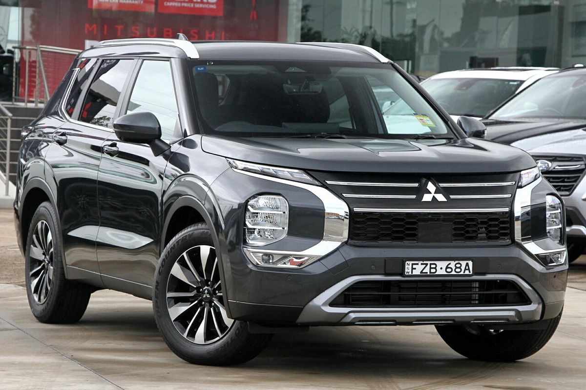 2025 Mitsubishi Outlander LS ZM