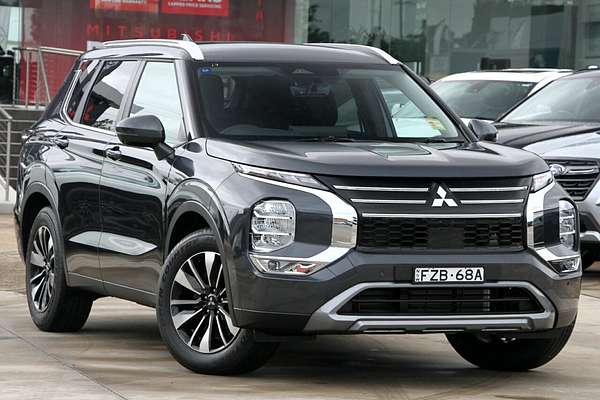 2025 Mitsubishi Outlander LS ZM