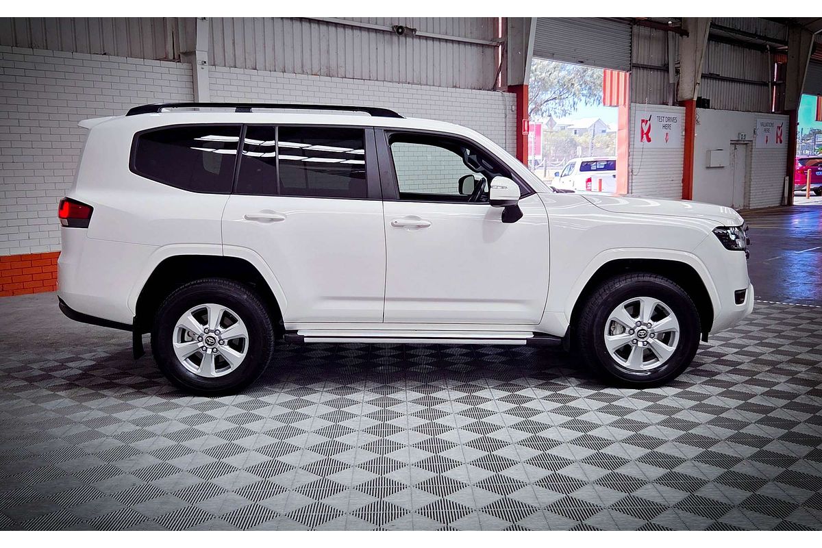 2024 Toyota Landcruiser GXL FJA300R
