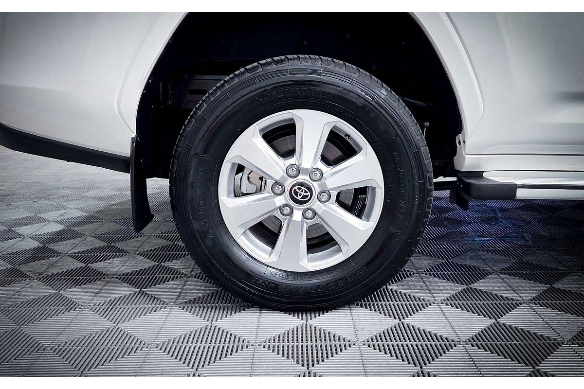 2024 Toyota Landcruiser GXL FJA300R