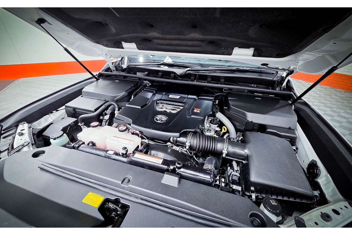 2024 Toyota Landcruiser GXL FJA300R