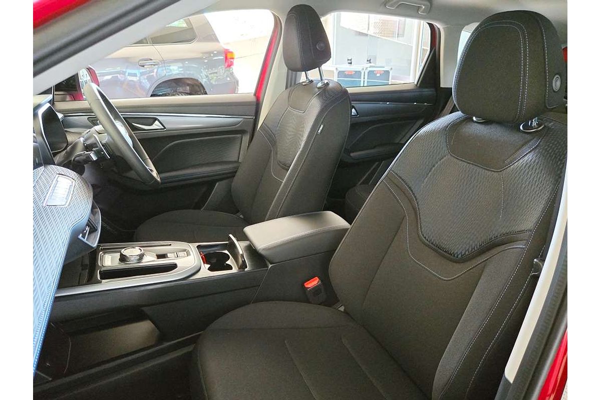 Jolion Facelift Premium Petrol Auto 4x2