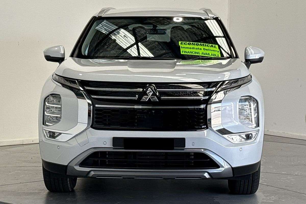 2025 Mitsubishi Outlander LS ZM