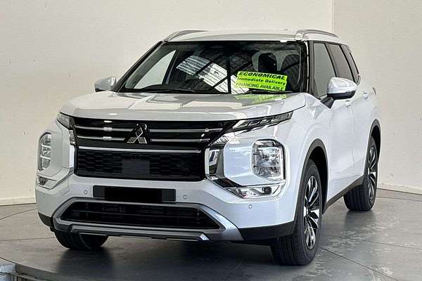 2025 Mitsubishi Outlander LS ZM