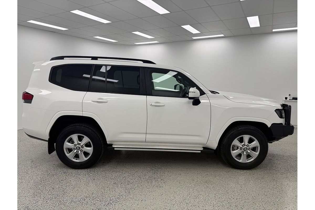 2024 Toyota Landcruiser GXL FJA300R