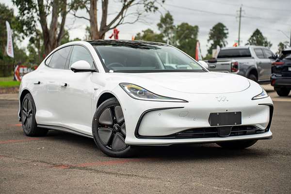 2025 MG IM5 Premium P12L