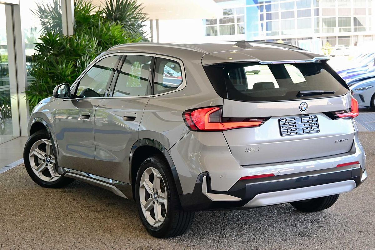 2025 BMW iX1 eDrive20 xLine U11