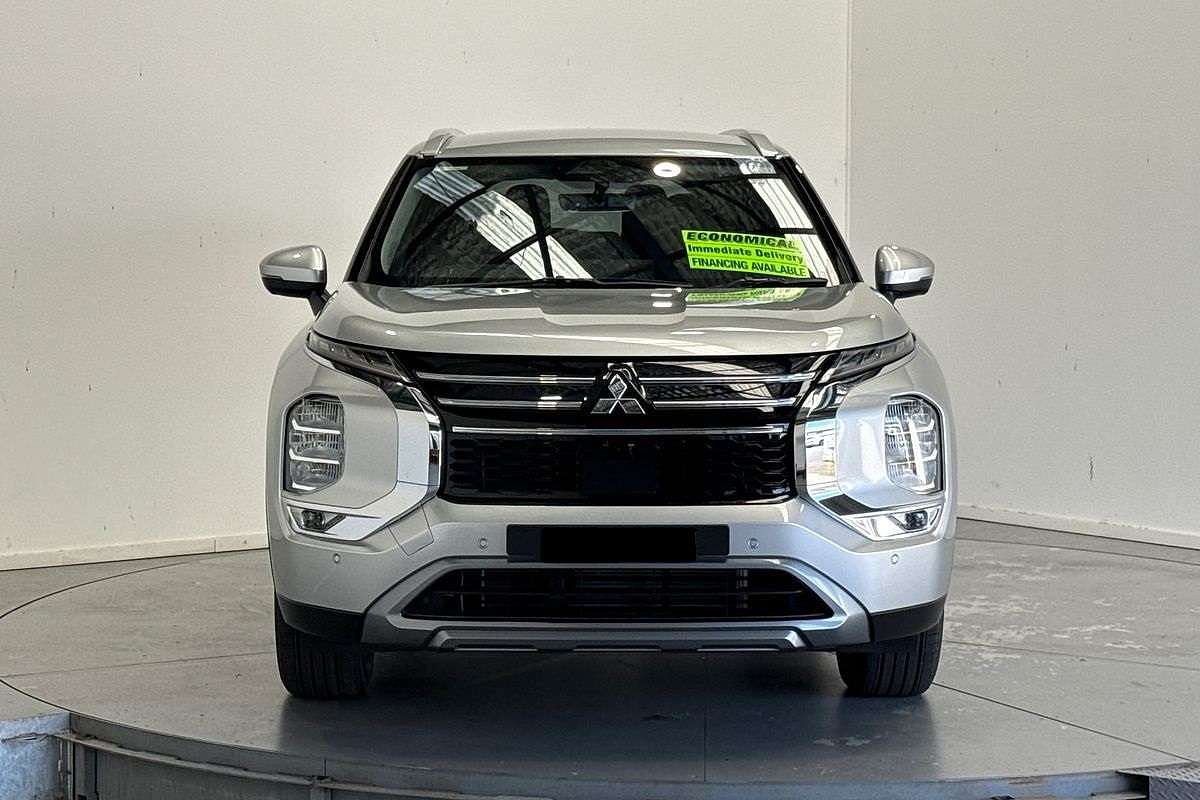 2025 Mitsubishi Outlander LS ZM