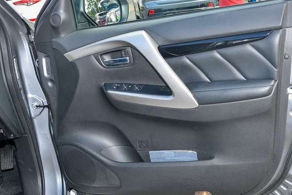 2019 Mitsubishi Pajero Sport Black Edition QE thumb-15