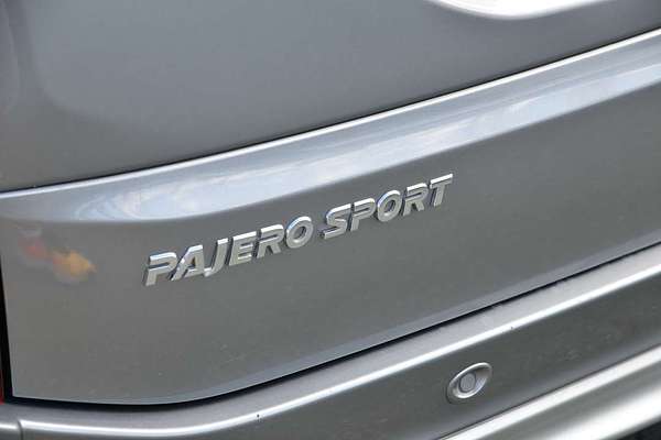 2019 Mitsubishi Pajero Sport Black Edition QE thumb-20