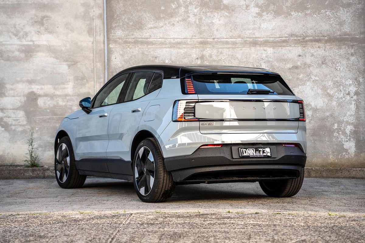 2024 Volvo EX30 Single Motor Extended Range Plus