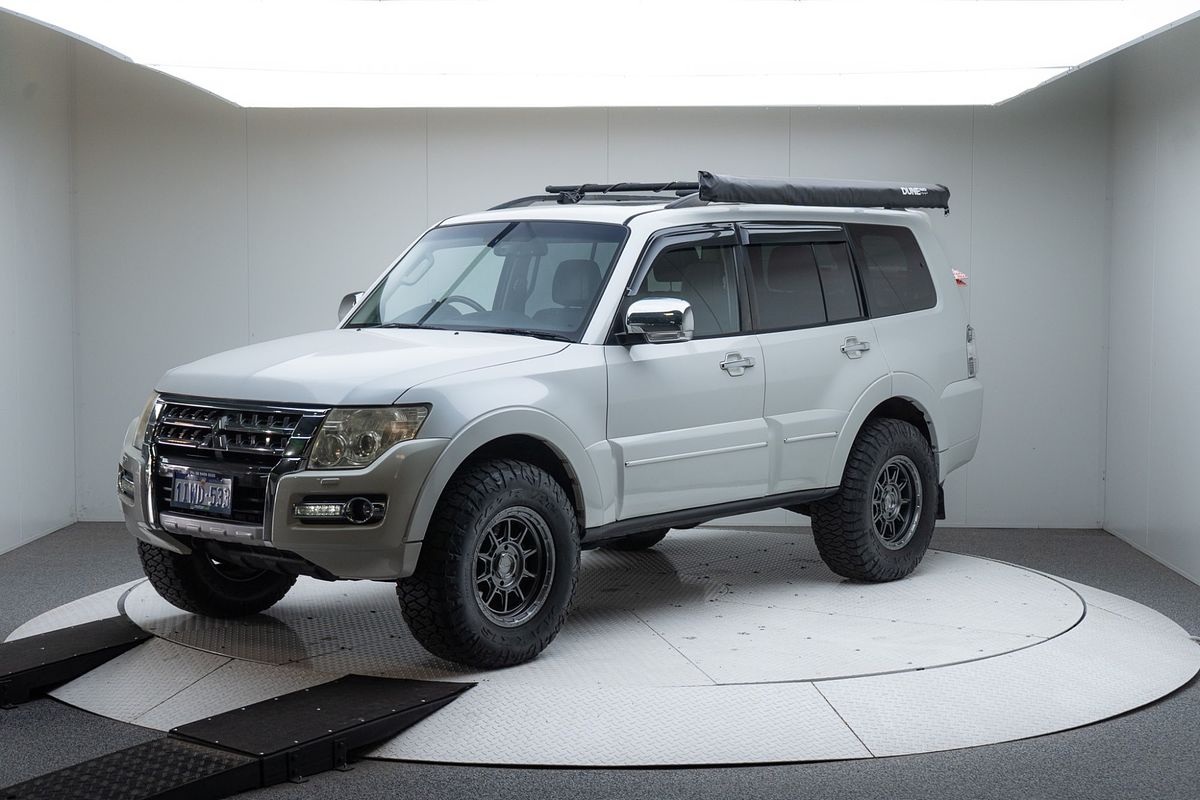 2014 Mitsubishi Pajero Exceed NX