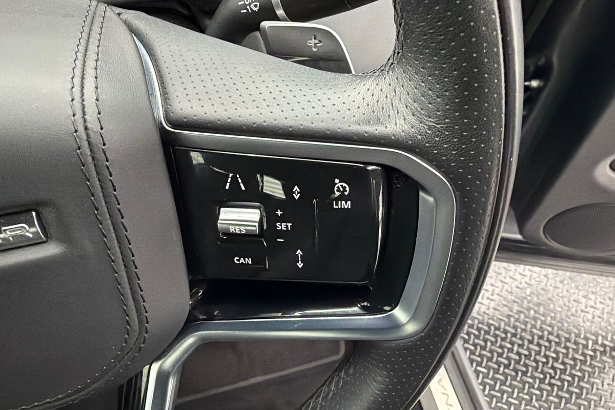 2022 Land Rover Range Rover Evoque P250 R-Dynamic SE L551