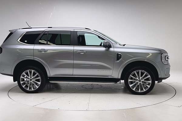 2024 Ford Everest Platinum 3.0L thumb-8