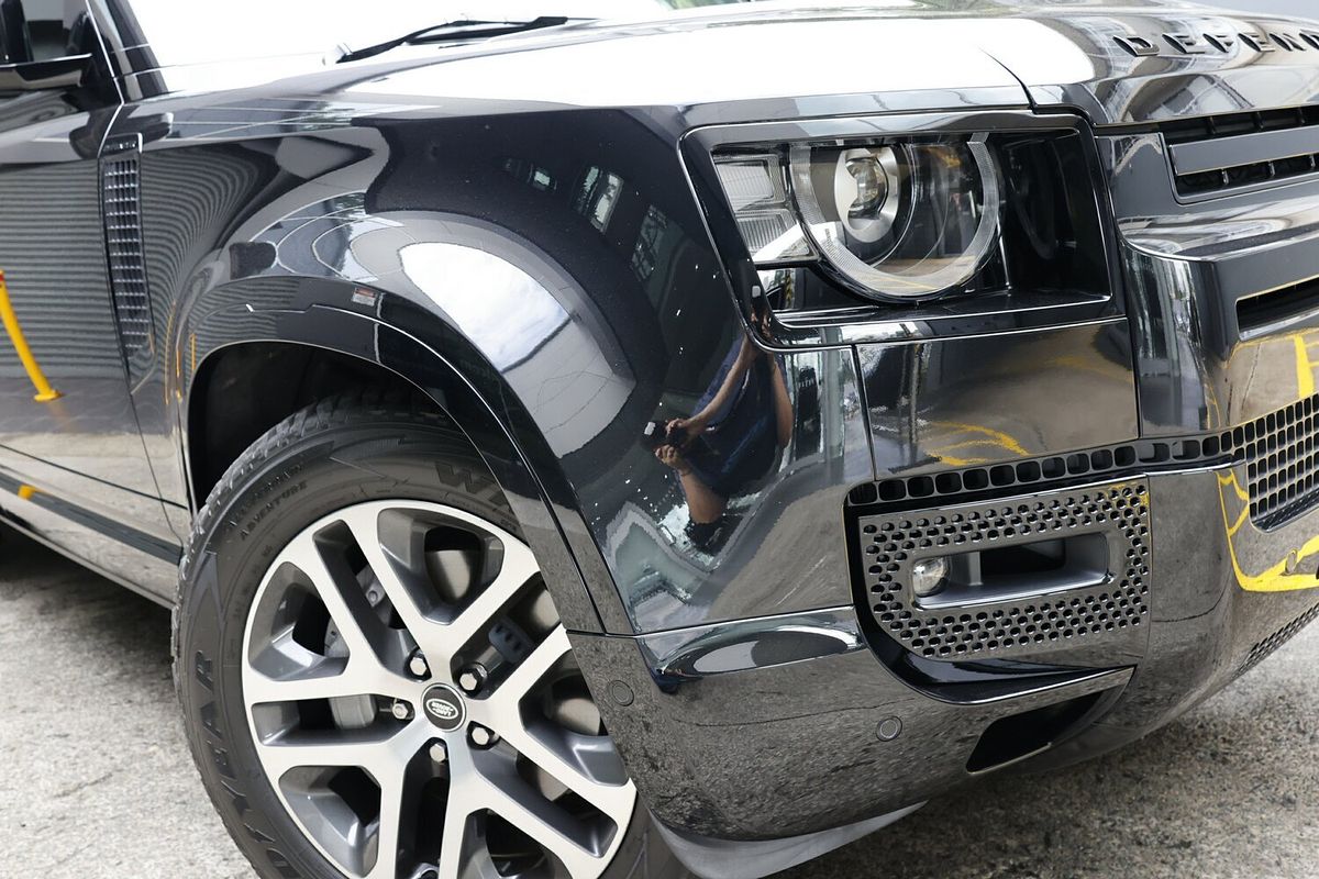 2025 Land Rover Defender 130 D350 X-Dynamic SE L663