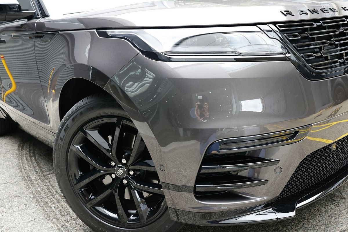 2025 Land Rover Range Rover Velar P250 Dynamic SE L560