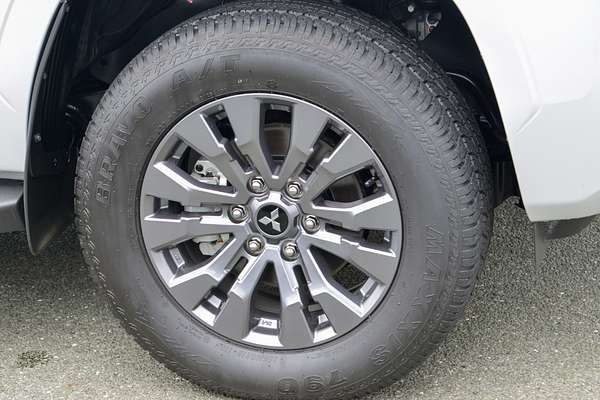 2025 Mitsubishi Triton GLS MV 4X4 thumb-3