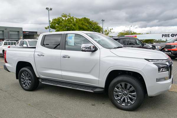 2025 Mitsubishi Triton GLS MV 4X4 thumb-4