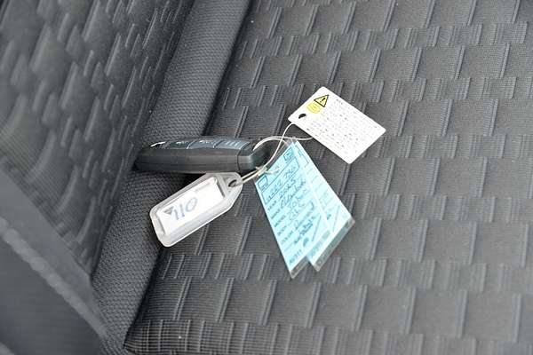 2025 Mitsubishi Triton GLS MV 4X4 thumb-21