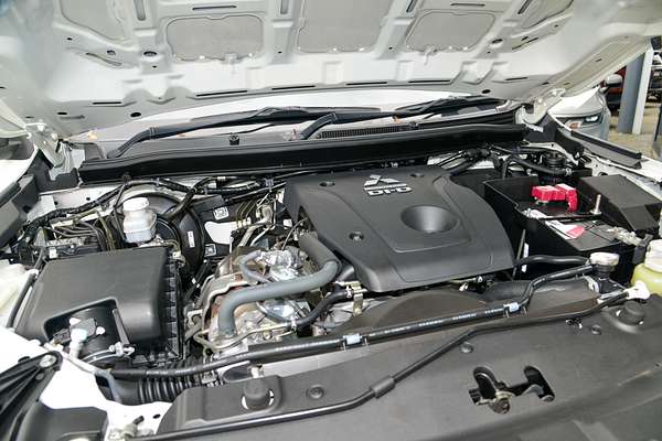 2022 Mitsubishi Triton GLX MR 4X4 thumb-7