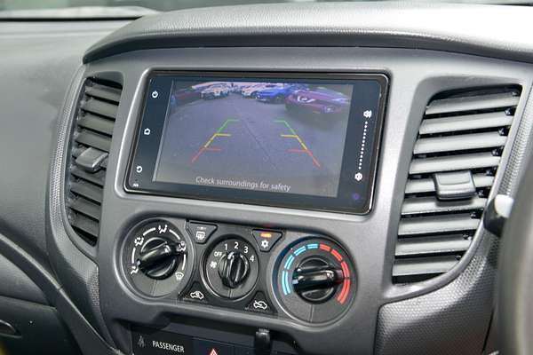 2022 Mitsubishi Triton GLX MR 4X4 thumb-11