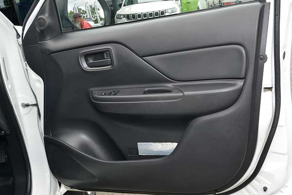 2022 Mitsubishi Triton GLX MR 4X4 thumb-15