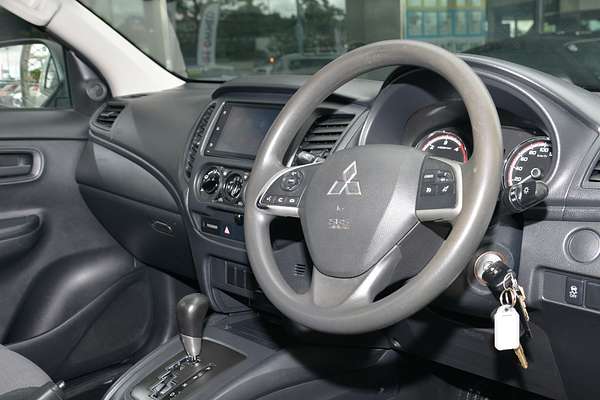 2022 Mitsubishi Triton GLX MR 4X4 thumb-16