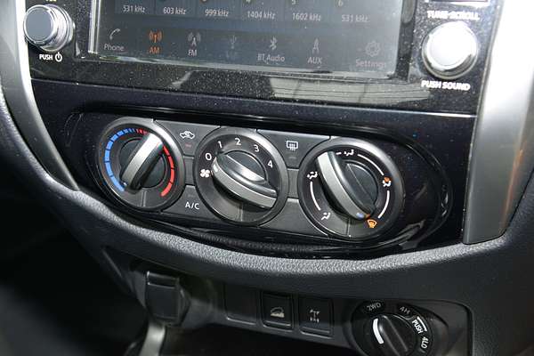 2021 Nissan Navara SL D23 4X4 thumb-10