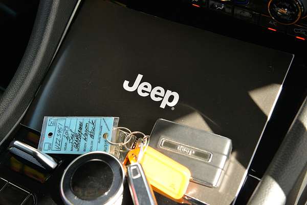 2023 Jeep Grand Cherokee Limited WL thumb-21