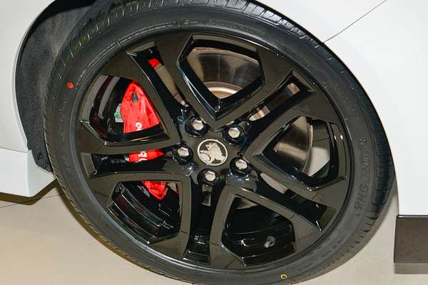 2016 Holden Commodore SS V Redline VF Series II thumb-3