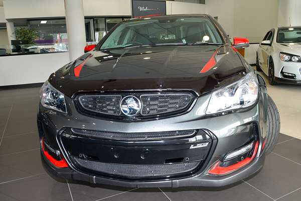 2017 Holden Commodore SS VF Series II thumb-2