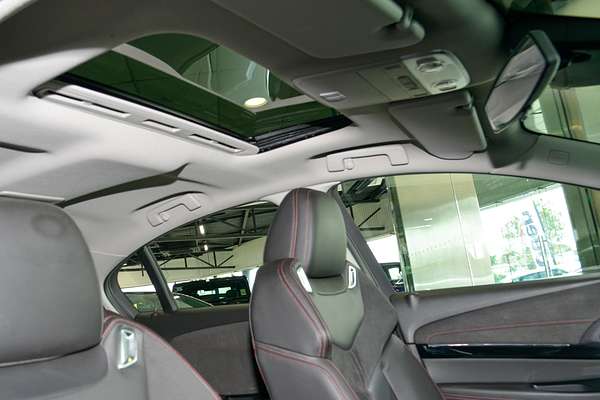 2017 Holden Commodore SS VF Series II thumb-10