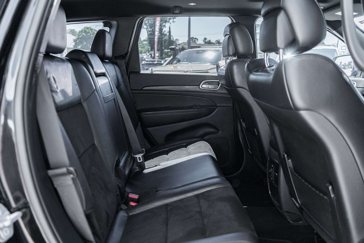 SOLD 2019 Jeep Grand Cherokee Laredo in BLUE | Used SUV | Stock #704601