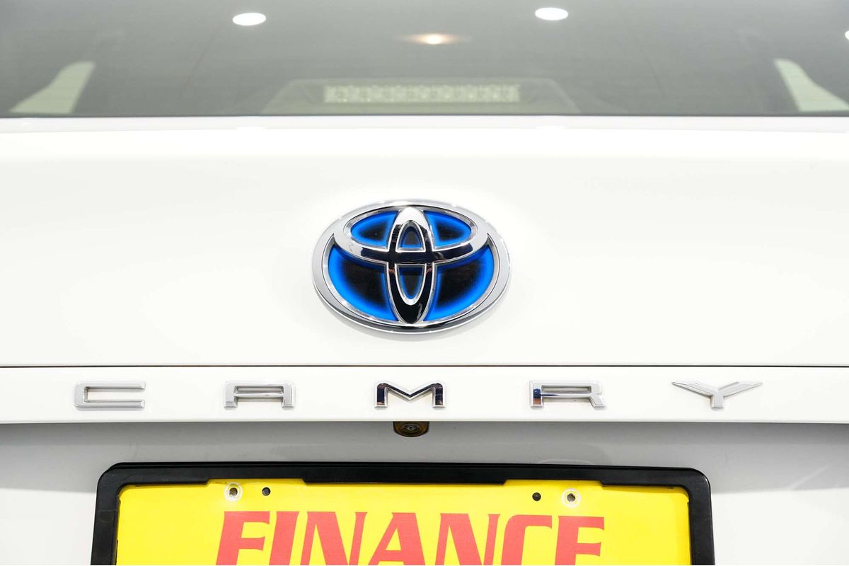 2020 Toyota Camry Ascent AXVH70R