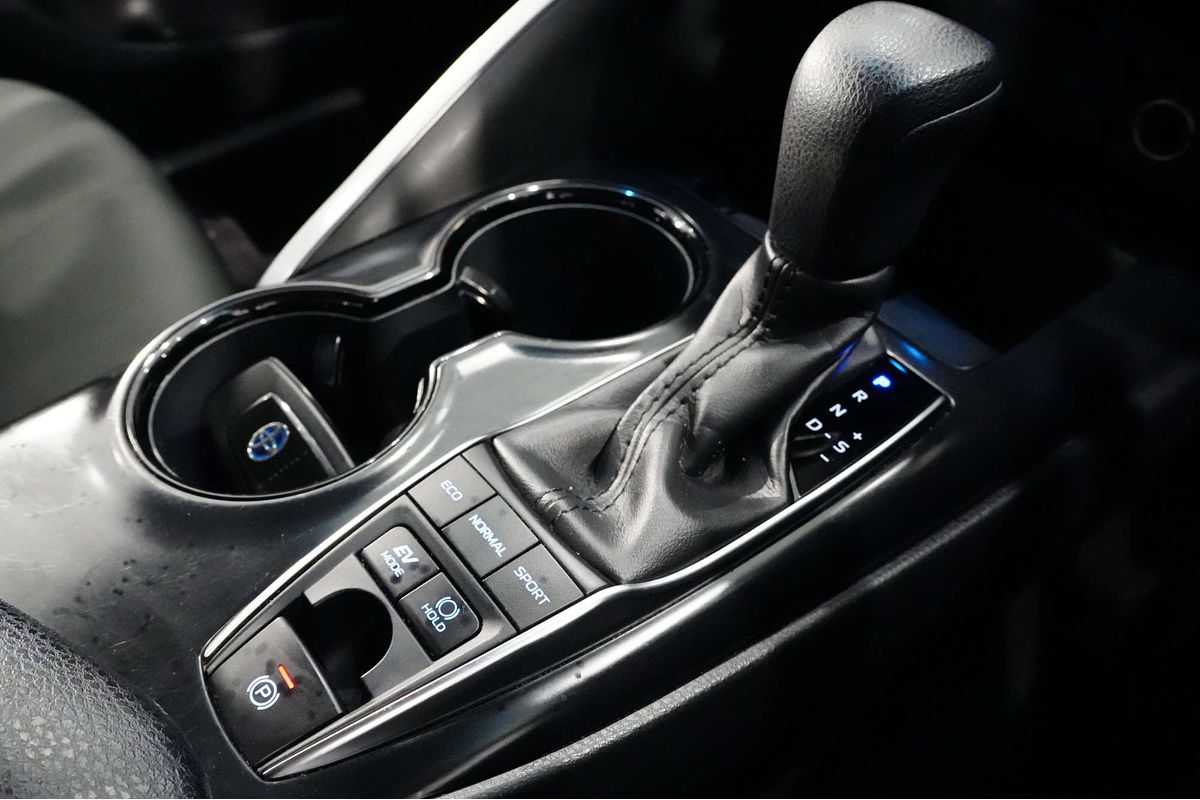 2020 Toyota Camry Ascent AXVH70R