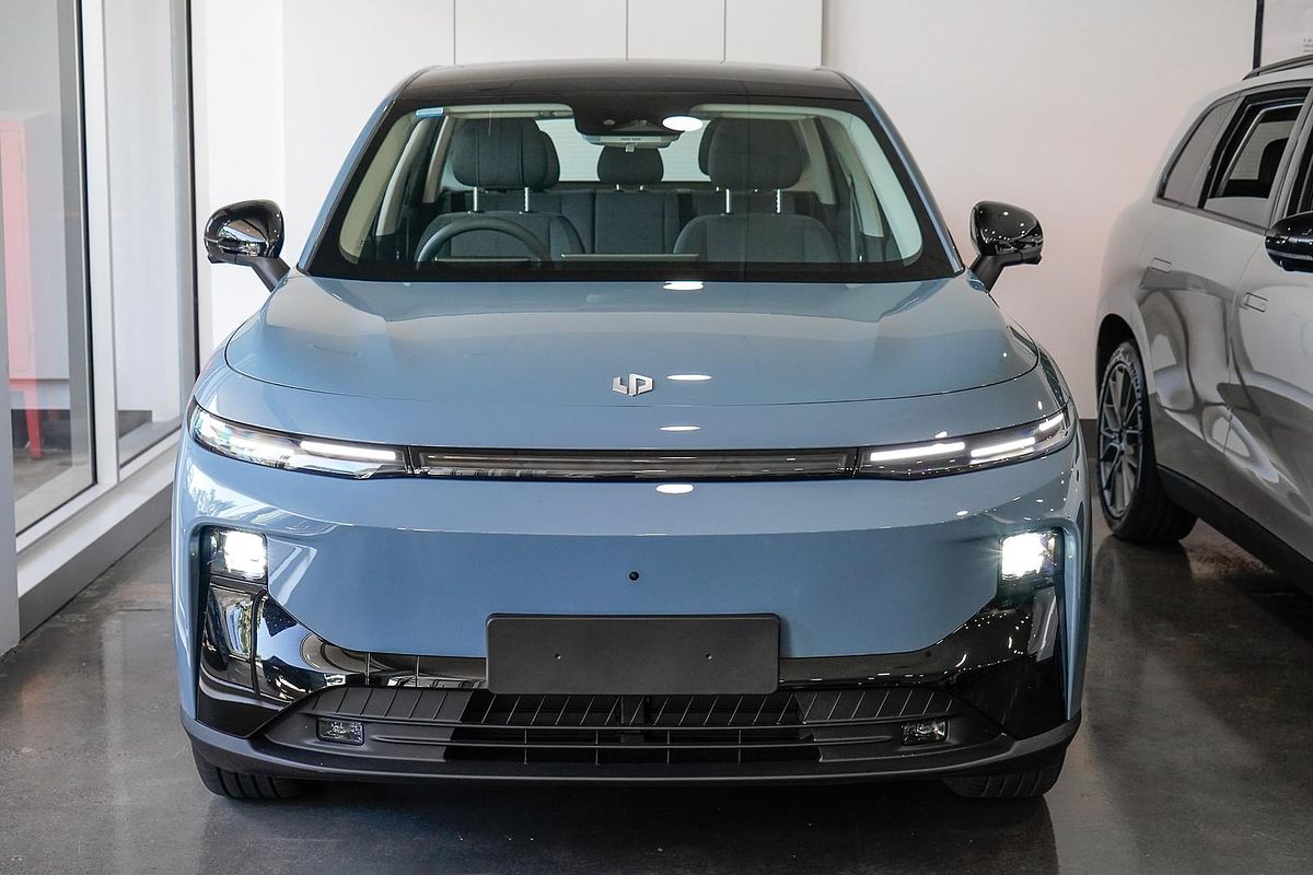 sold-2025-leapmotor-b10-style-in-starry-night-blue-new-suv-stock