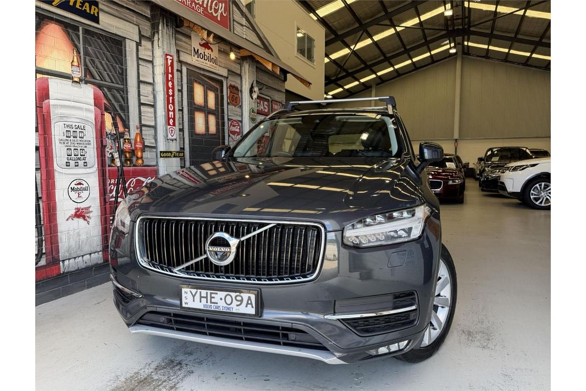 2016 Volvo XC90 T6 Momentum