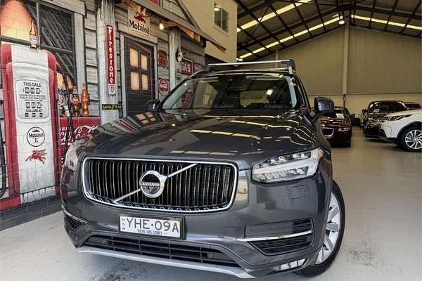 2016 Volvo XC90 T6 Momentum