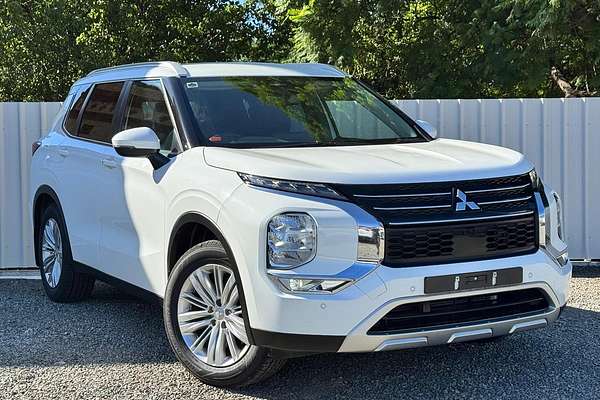 2022 Mitsubishi Outlander LS ZM