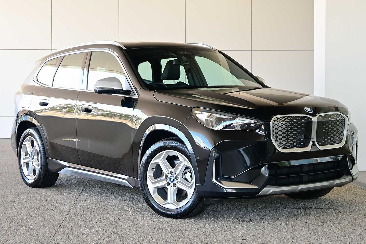 2025 BMW iX1 eDrive20 xLine U11